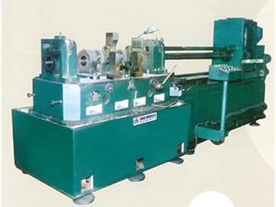 柴油機缸體主軸孔、凸輪軸孔精鏜(tang)組郃機牀